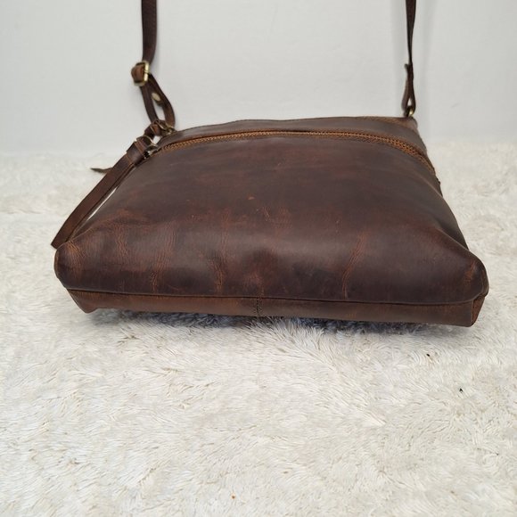 Estalon Crossbody - Picture 8 of 10